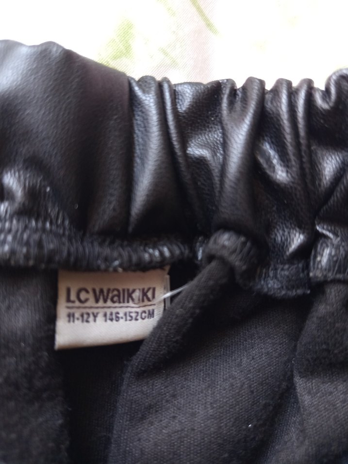 #lc Waikiki siyah deri kız pantolunu# - Görsel 2