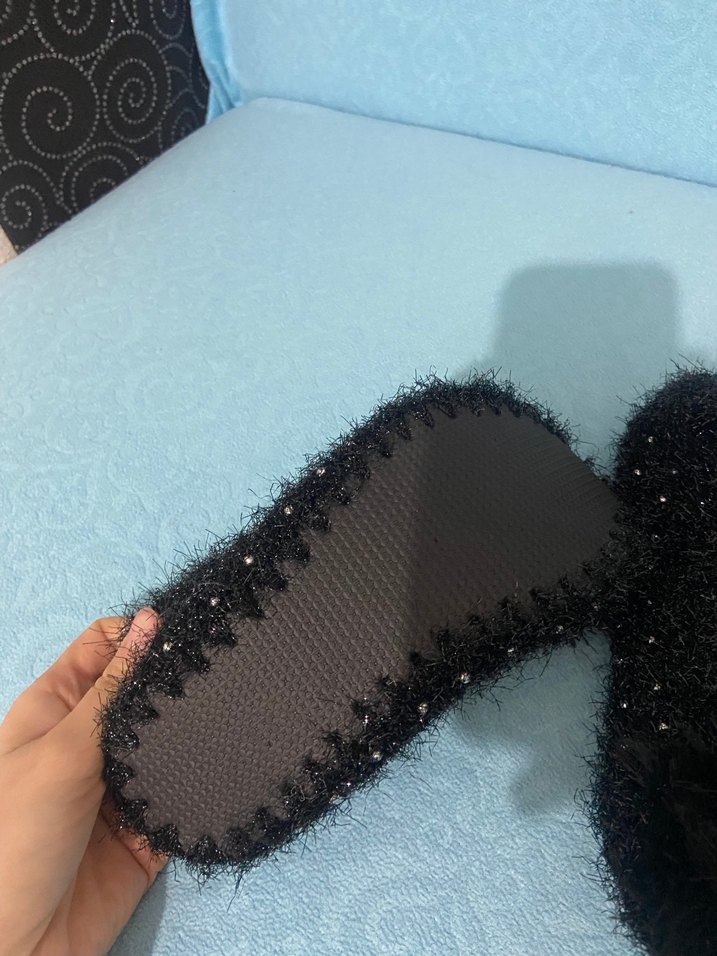 Kızlar için Siyah Kürklü Gotik Ev Terliği - Görsel 4