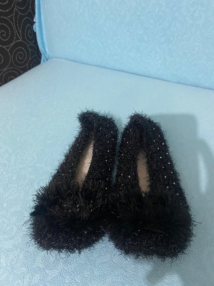 Kızlar için Siyah Kürklü Gotik Ev Terliği - Görsel 2