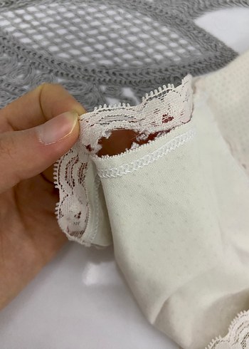 Dantel Detaylı krem renk çocuk bone - Görsel 3