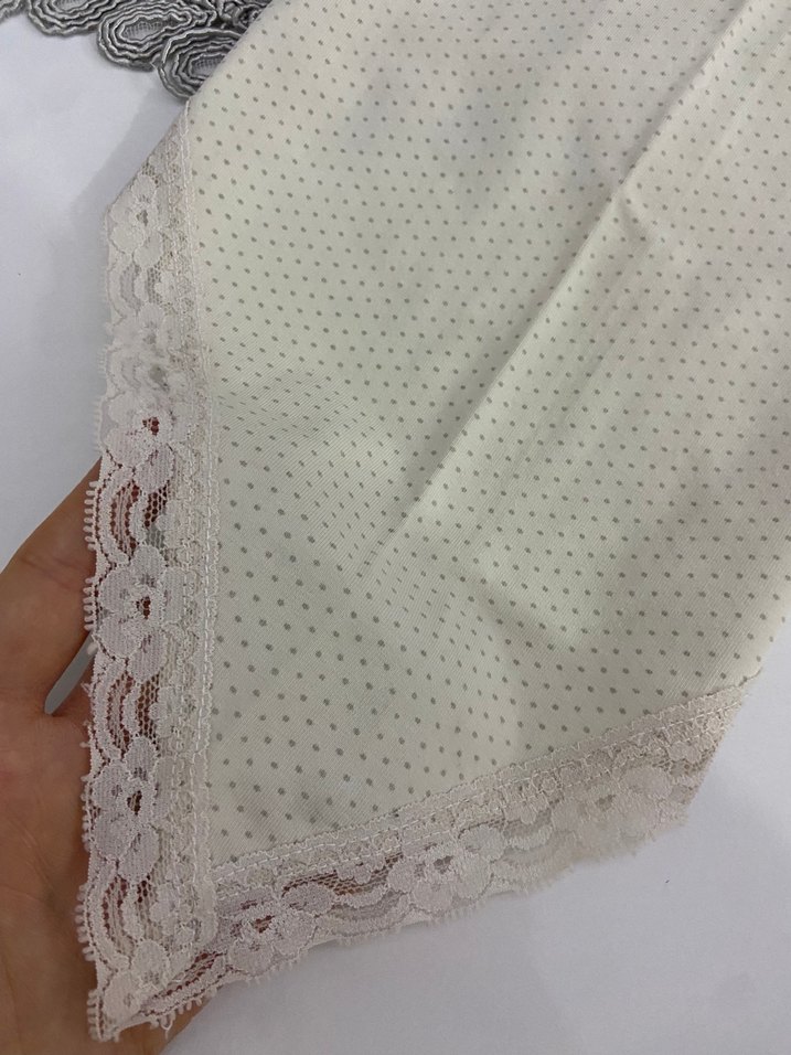 Dantel Detaylı krem renk çocuk bone - Görsel 2