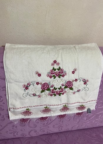 Nakışlı Beyaz Havlu - Görsel 3