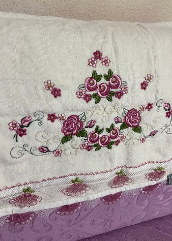 Nakışlı Beyaz Havlu - Görsel 4