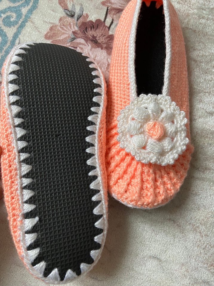 Pembe Çiçekli Örgü Kadın Babet - Görsel 4