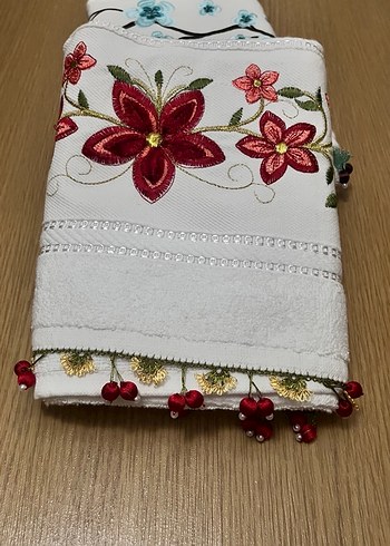 Nakışlı Beyaz Havlu - Görsel 5