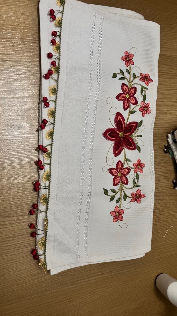Nakışlı Beyaz Havlu - Görsel 4