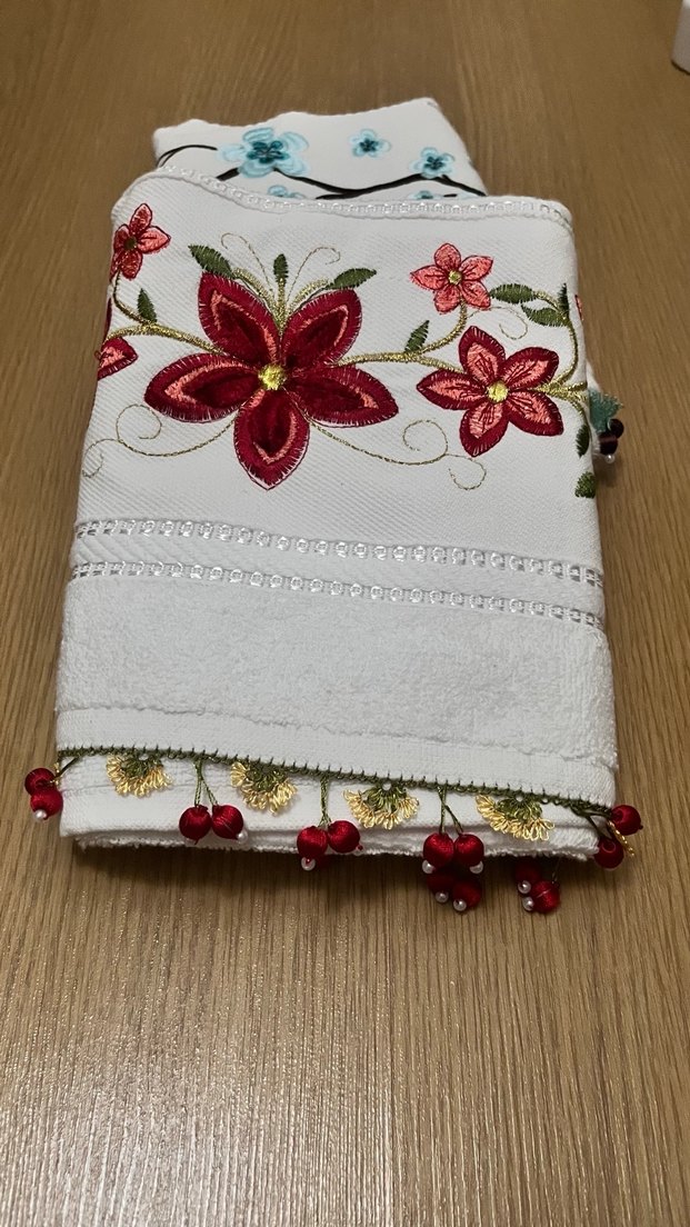 Nakışlı Beyaz Havlu - Görsel 5