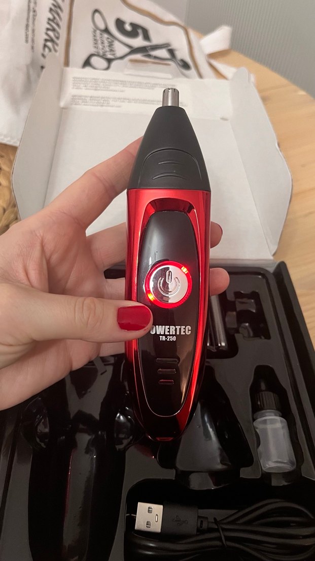 Powertec Kırmızı Şarjlı Erkek Bakım Seti - Görsel 3