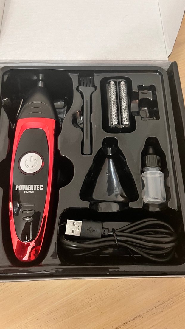 Powertec Kırmızı Şarjlı Erkek Bakım Seti - Görsel 2