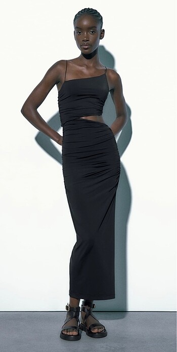 Zara Asimetrik Siyah Elbise
