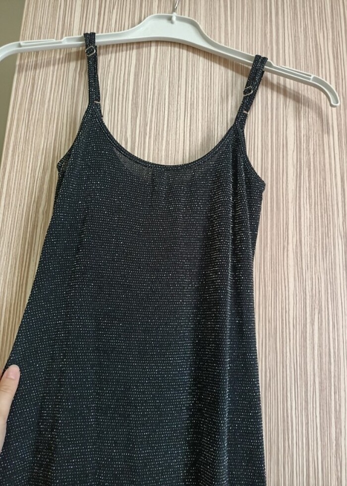 Simli siyah askılı elbise - Görsel 3