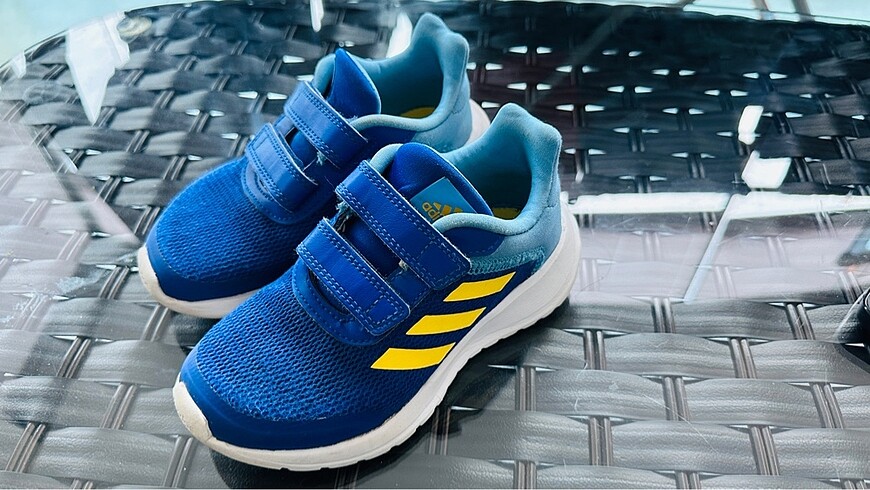 29 Beden adidas tensaur run 2.0 çok iyi durumda..