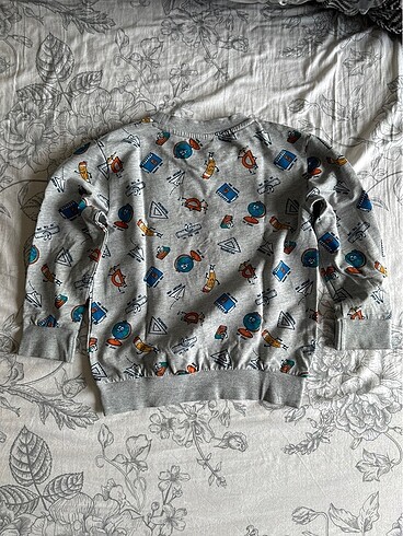 LC Waikiki lcw sweatshirt 5-6 yaş temiz, orta kalınlıkta..