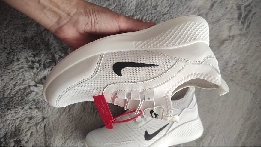 37 Beden beyaz Renk ??Nike Ayakkabı ??