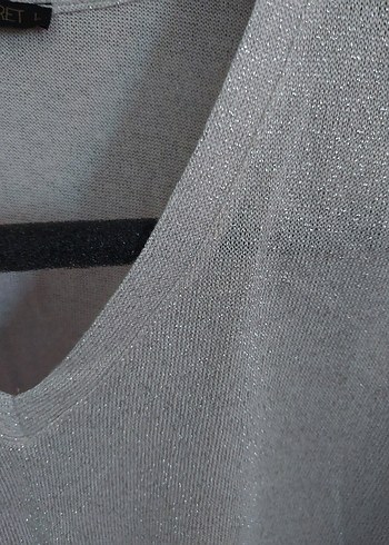 açık lila  V Yakalı Kolsuz simli buluz - Görsel 2