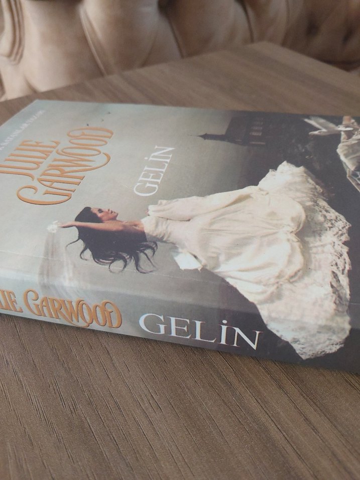 Julie Garwood - Gelin Romanı - Görsel 2