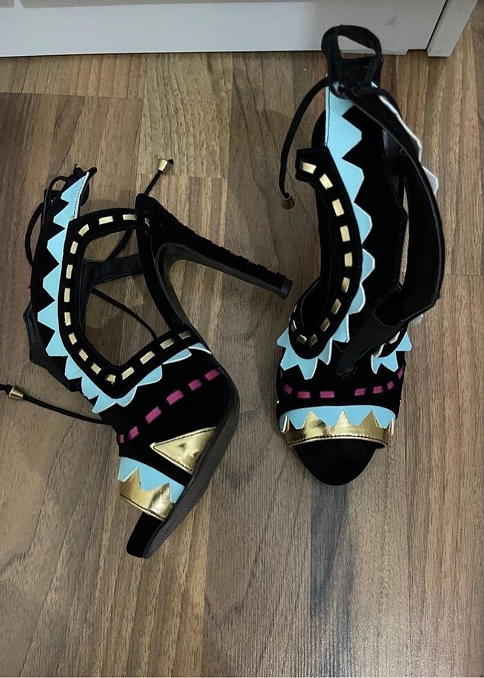 Topuklu ayakkabı - Görsel 2