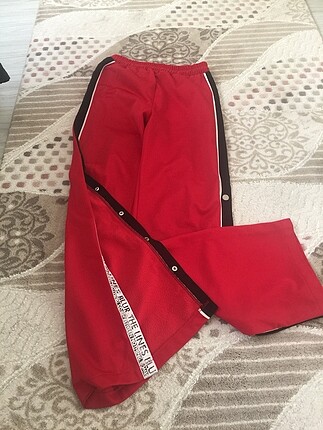 Çıtçıtlı eşofman