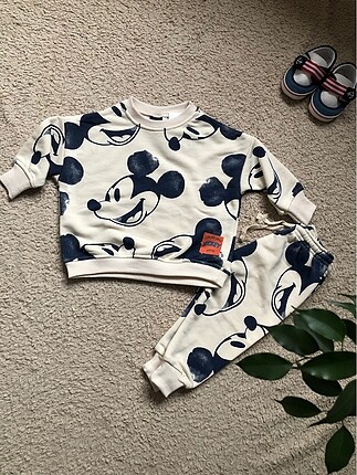3 Yaş Beden Mickey Mouse Unisex Zara Takım