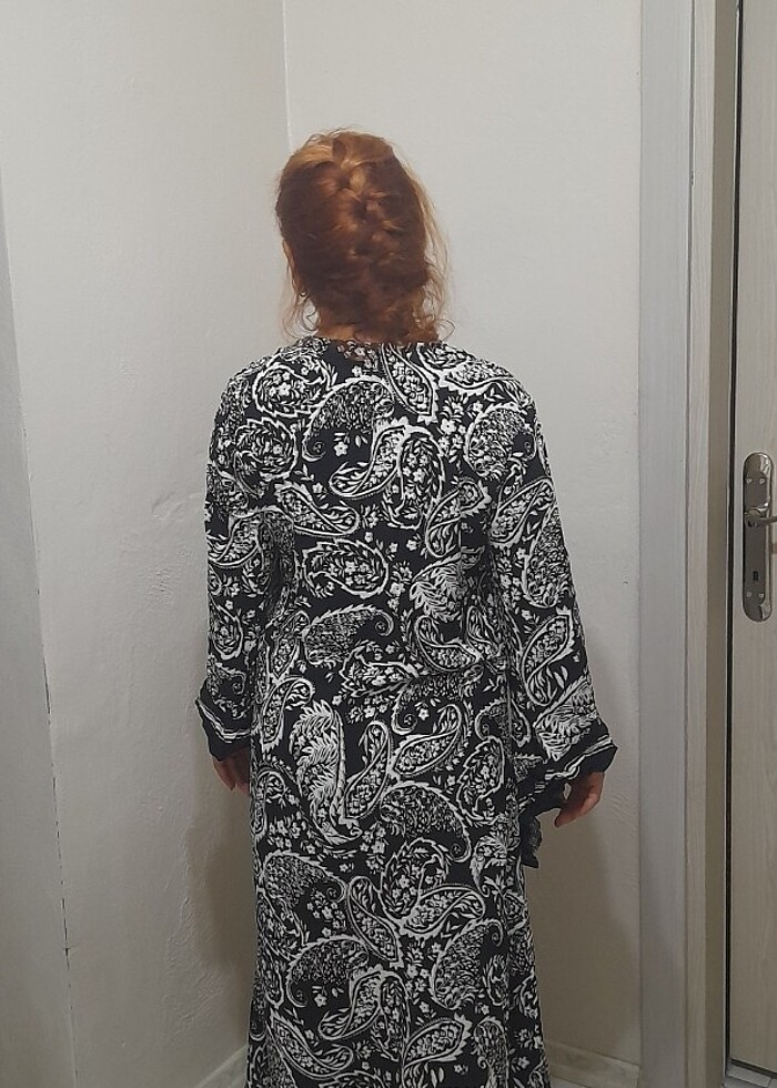 Kolları Volanlı Elbise - Görsel 4