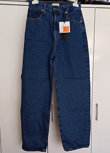 26 Beden Regular Fit Indigo Kadın Denim Pantolon