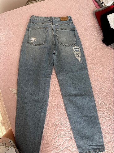 Pull and Bear Yırtık jean