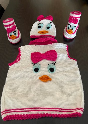 Nakışlı Pembe Örgü Bebek Kız Takımı