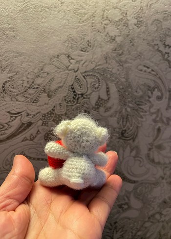 Örgü Beyaz Ayıcık Kalp Anahtarlık - Görsel 4