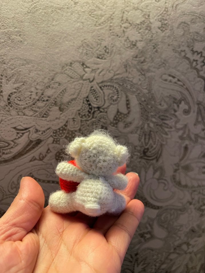 Örgü Beyaz Ayıcık Kalp Anahtarlık - Görsel 4