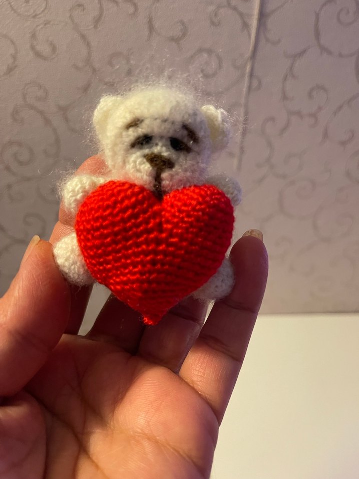 Örgü Beyaz Ayıcık Kalp Anahtarlık - Görsel 5