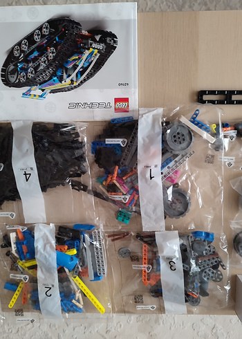 Diğer LEGO Technic Uzay Aracı Yapım Seti