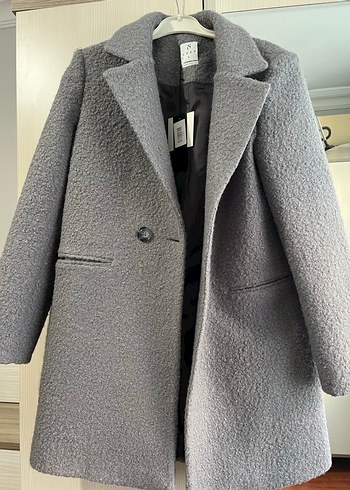 Çift Düğmeli Gri Kabarık Kaban - Görsel 3