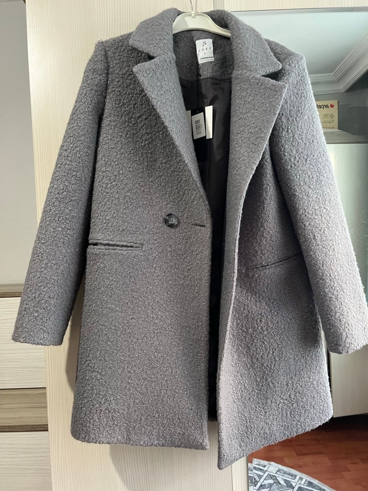 Çift Düğmeli Gri Kabarık Kaban - Görsel 4