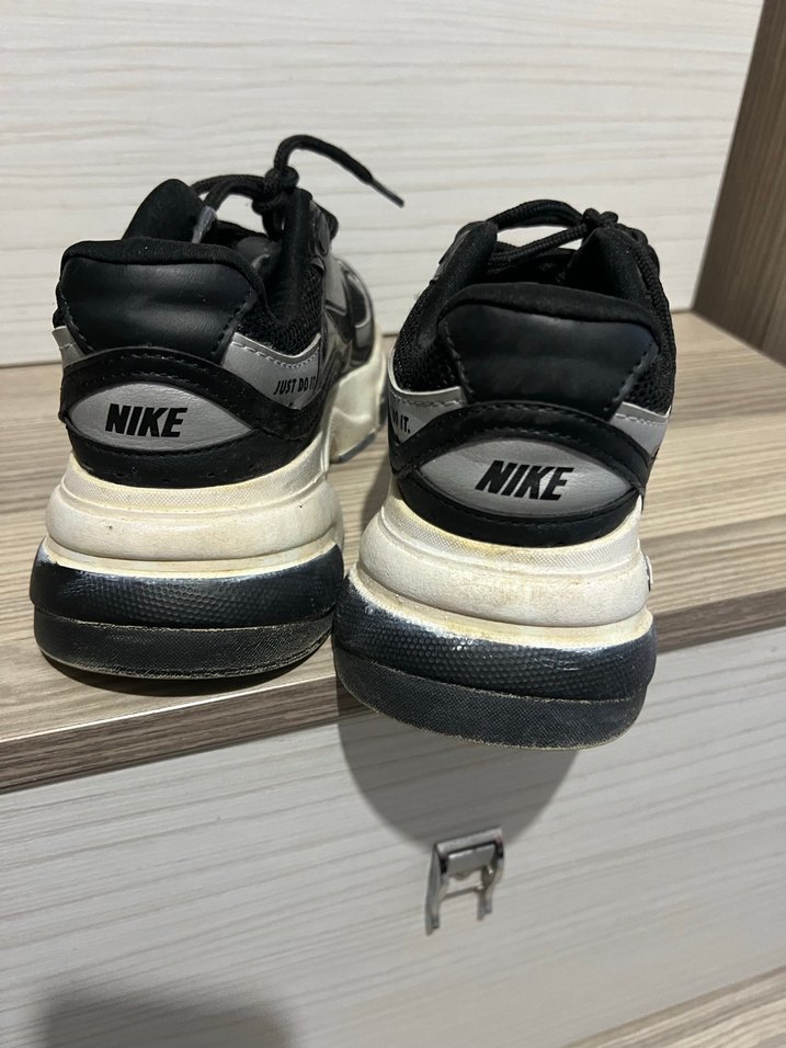 Nike Siyah Platform Spor Ayakkabı - Görsel 4