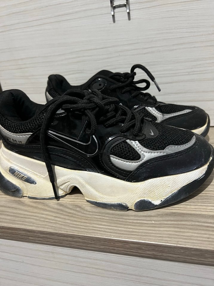 Nike Siyah Platform Spor Ayakkabı - Görsel 2