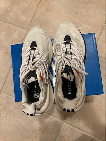 39 Beden beyaz Renk Adidas Spor Ayakkabı Alphaboost