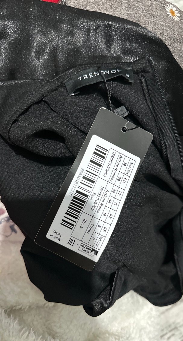 Siyah V Yakalı Uzun Kadın Tulum - Görsel 5