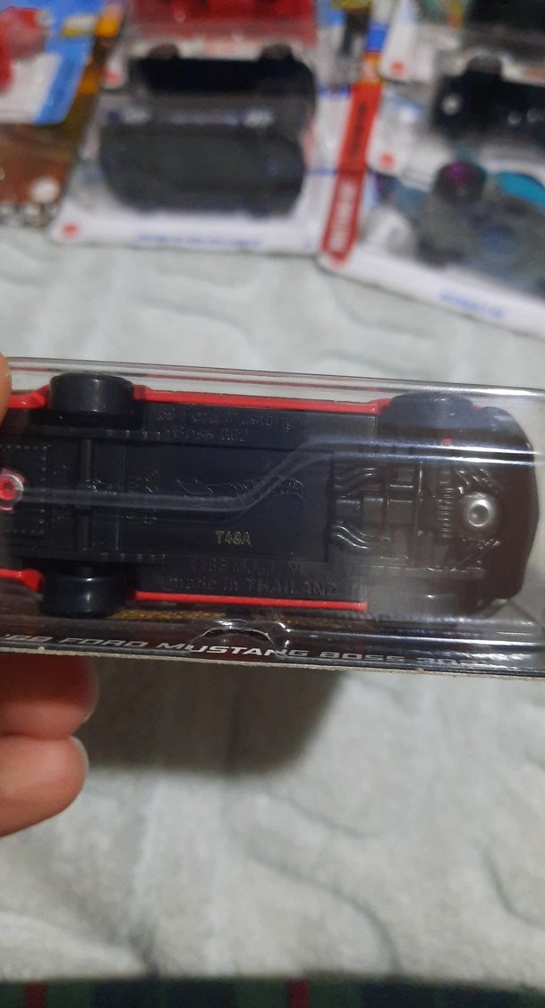 Parlak Kırmızı 1969 Ford Mustang Boss 302 Oyuncak Araba - Görsel 5