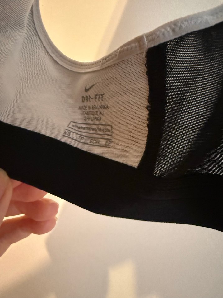 Nike Zebra Desenli Spor Sütyeni - Görsel 2