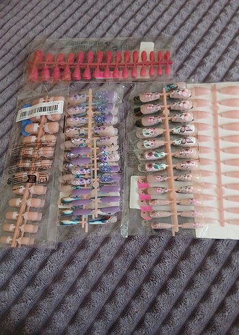 Pembe ve Canlı Renklerde Tırnak Süslemeleri - Görsel 5