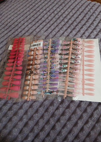 Pembe ve Canlı Renklerde Tırnak Süslemeleri - Görsel 6