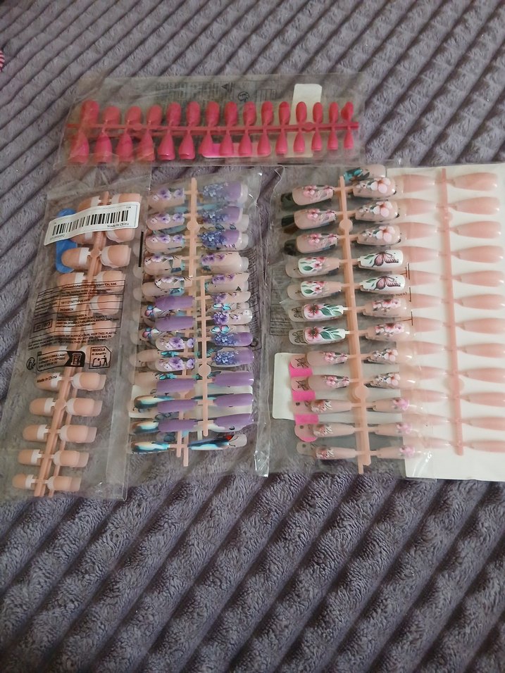 Pembe ve Canlı Renklerde Tırnak Süslemeleri - Görsel 5