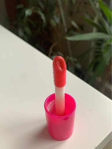 Revolution Revolution juicy pout lipgloss