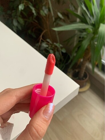 Beden Revolution juicy pout lipgloss