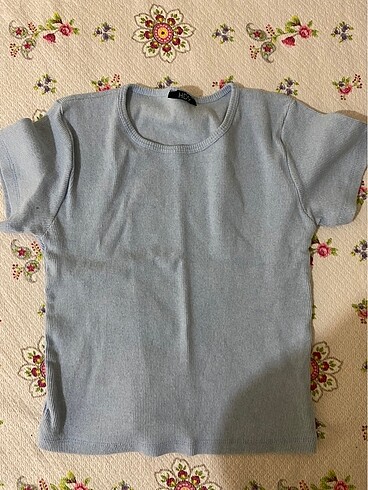 crop mavi tisort
