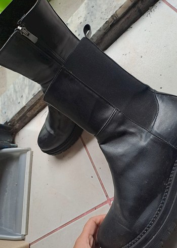 40 Beden Siyah Deri Kadın Gizli Topuklu Bot