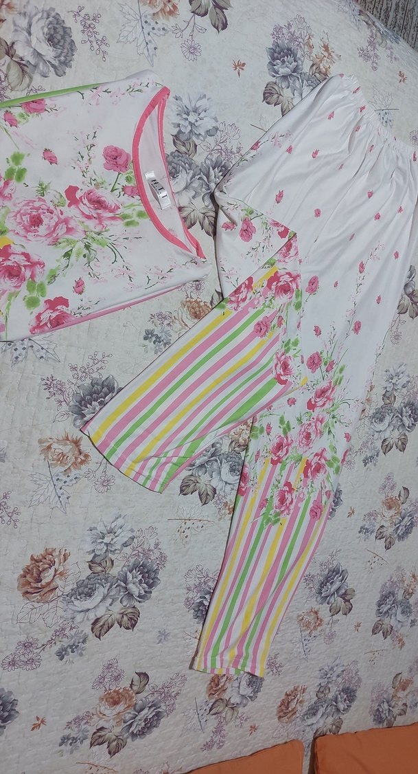 Çiçek Desenli Kadın Uzun Kollu Pijama Takımı - Görsel 2