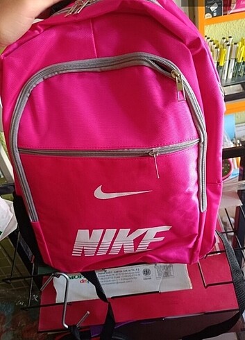 kadın nike sırt çantası 