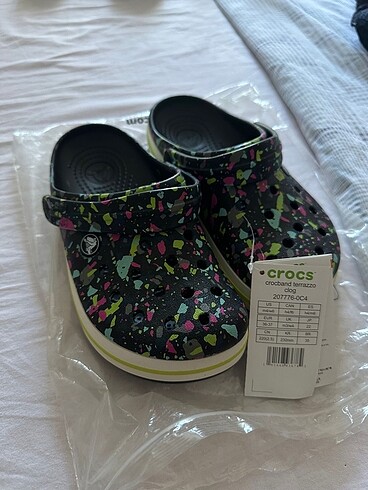 37 Beden Crocs etiketli orjinal