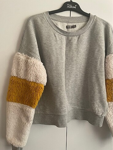 Bershka Sweatshirt